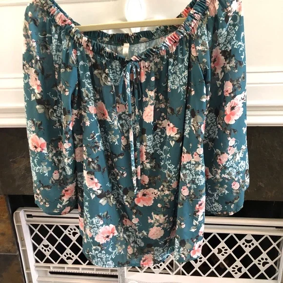 Floral off the shoulder top - Picture 1 of 5